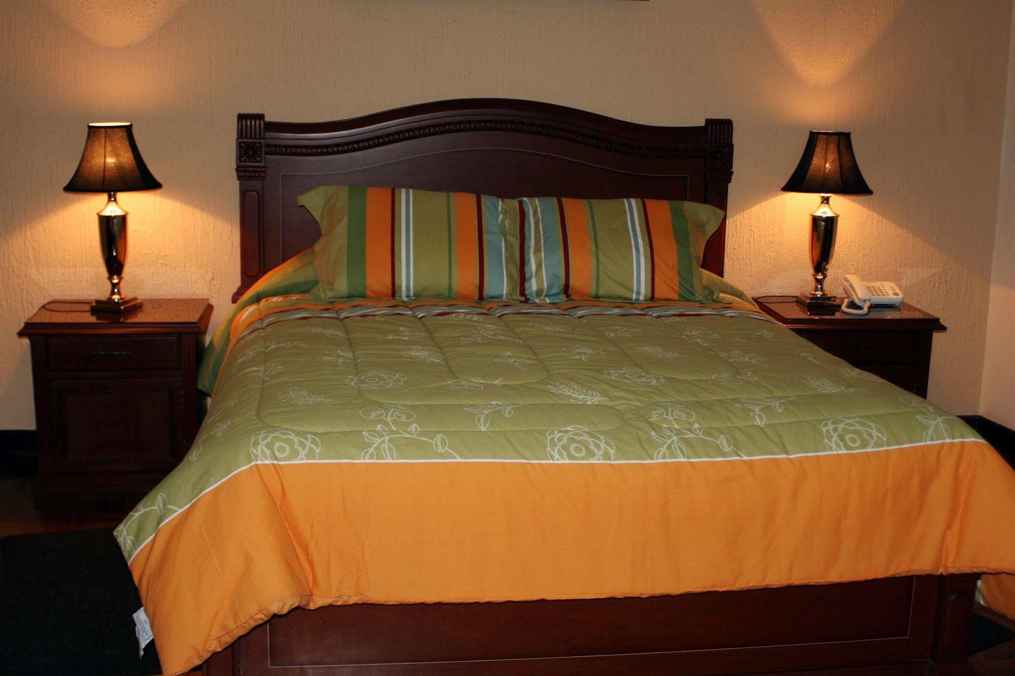 Hostal Patrimonio - Potosi Bagian luar foto